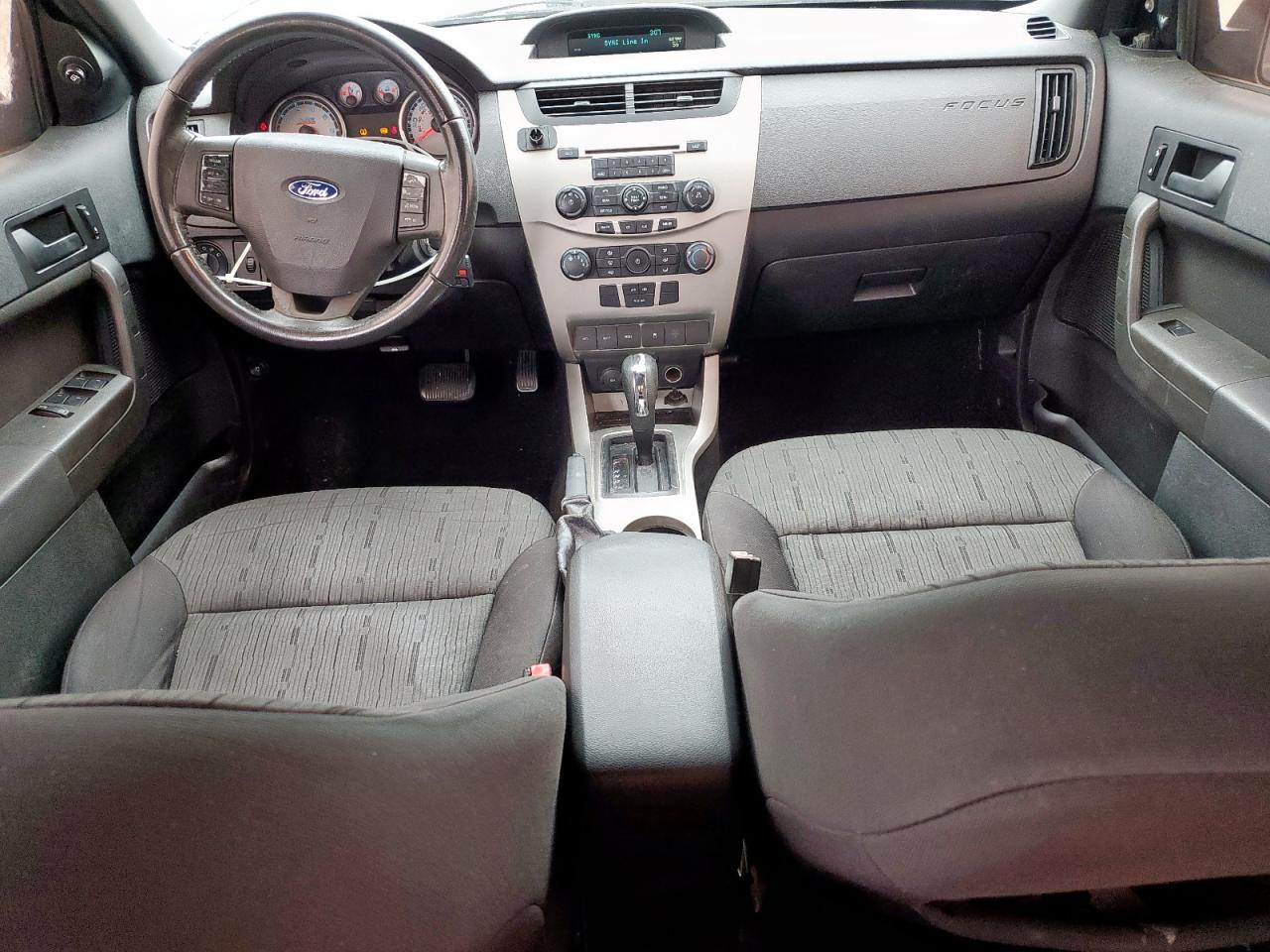 2010 Ford Focus - Image 8