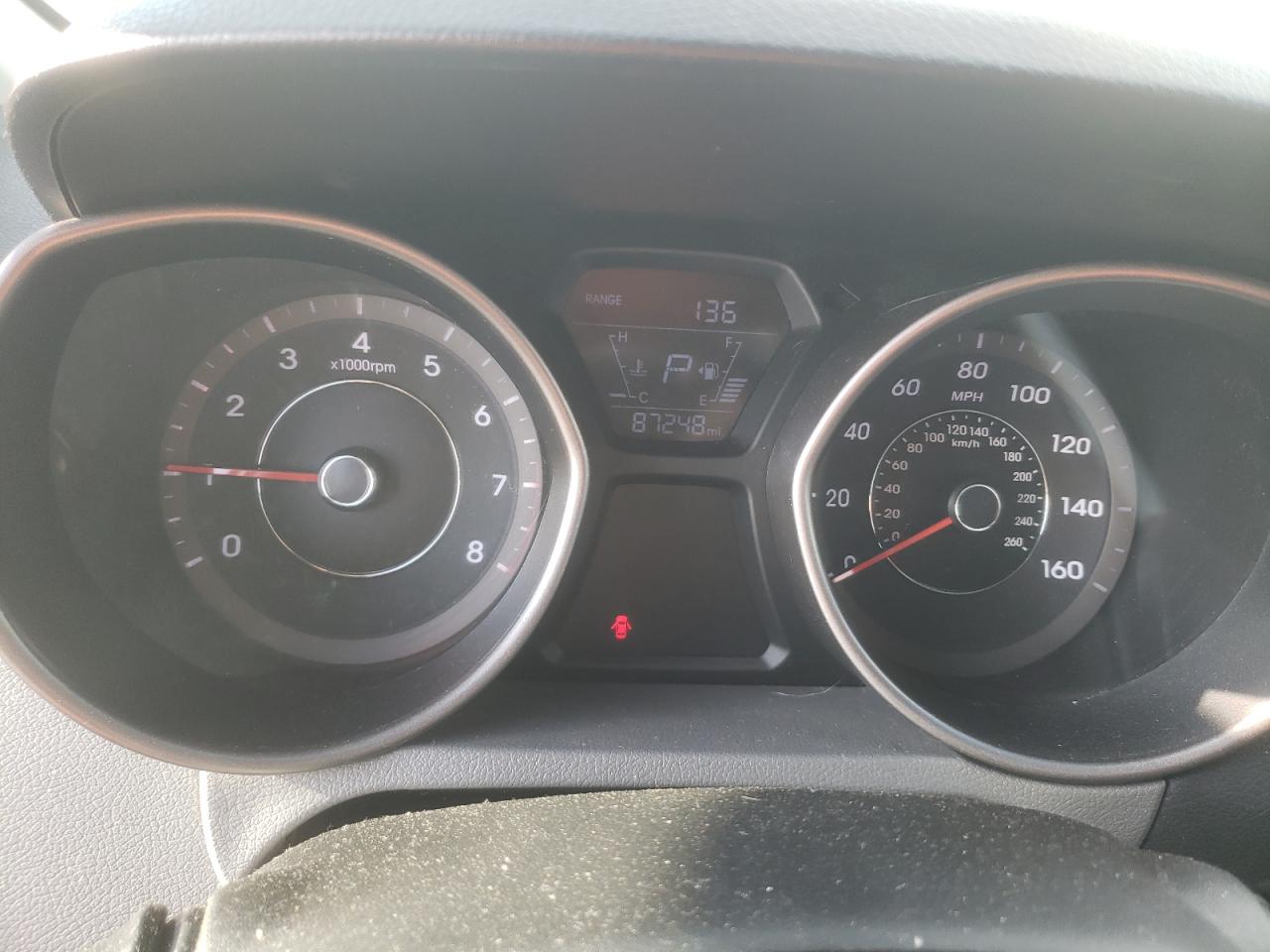 2015 Hyundai Elantra - Image 9