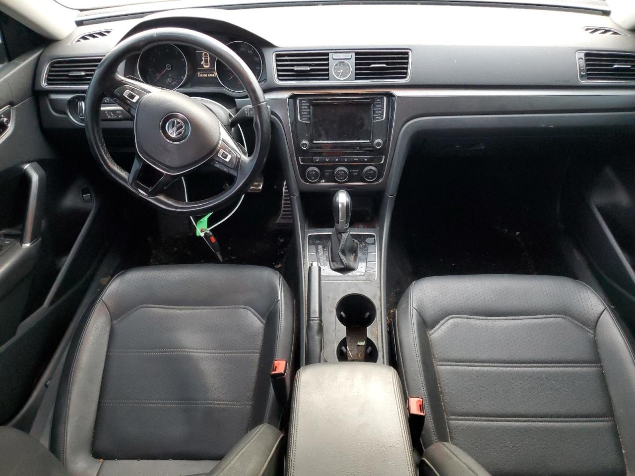 2017 Volkswagen Passat - Image 8
