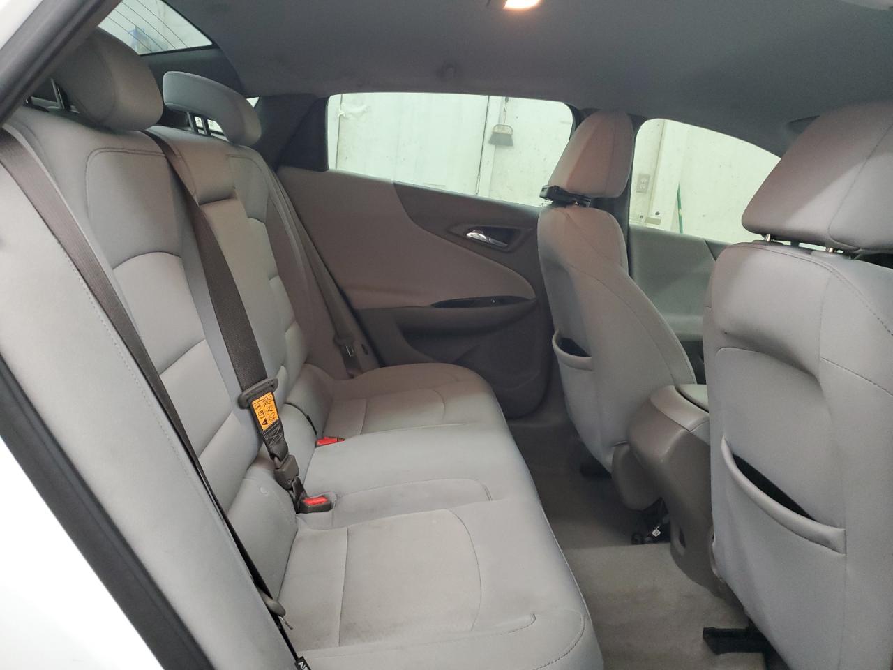 2016 Chevrolet Malibu - Image 10