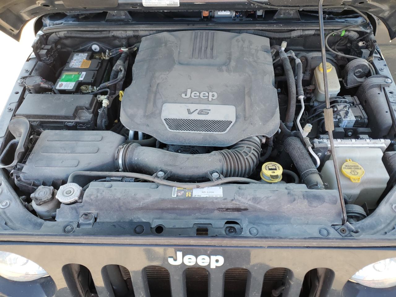 2016 Jeep Wrangler - Image 12