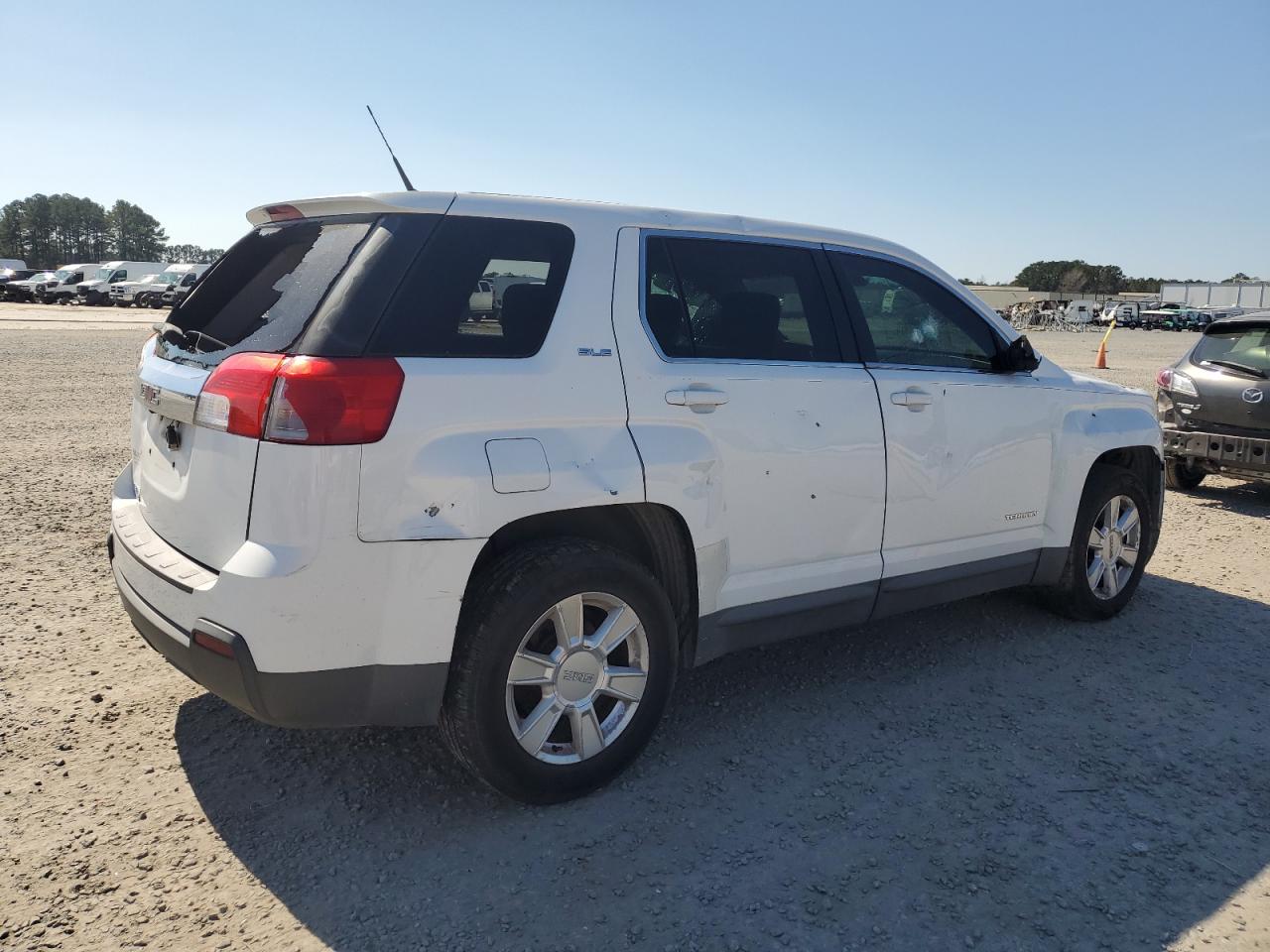 2011 GMC Terrain - Image 3