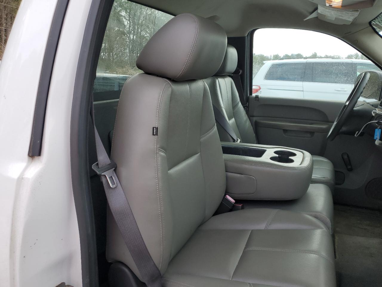 2013 GMC Sierra - Image 10