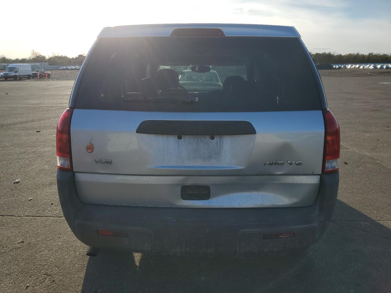 2004 Saturn VUE - Image 6