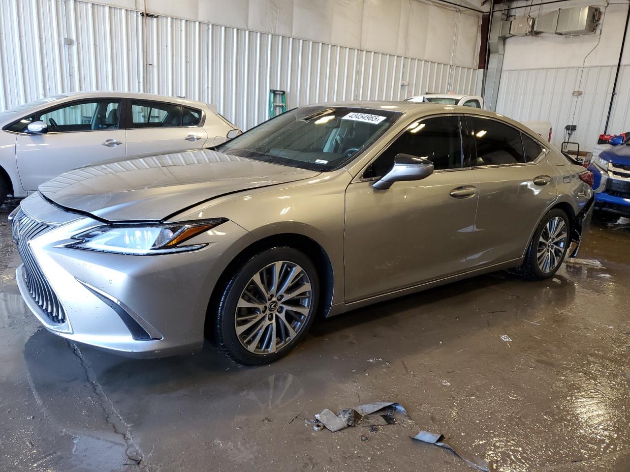2019 Lexus ES - Image 1