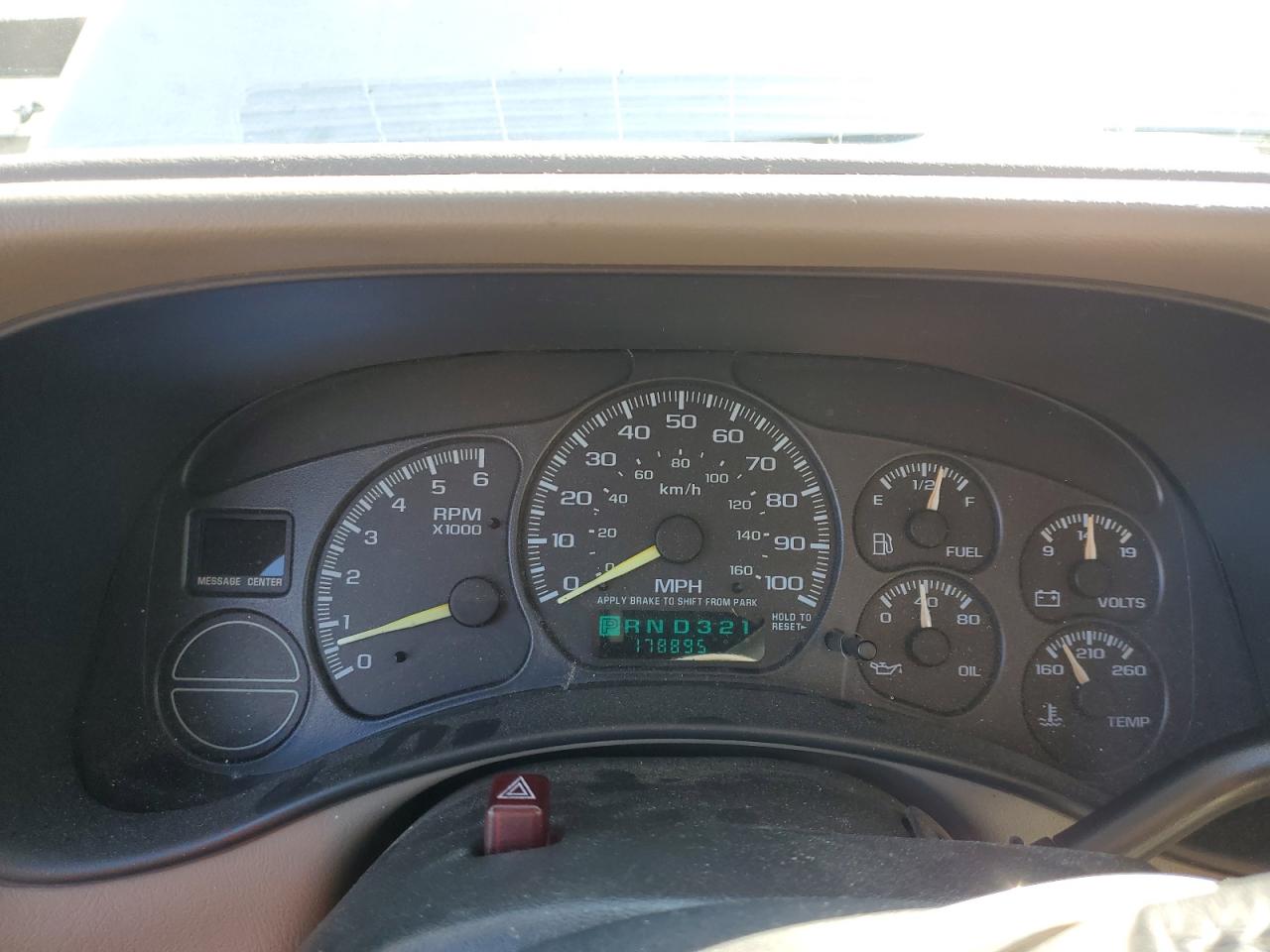 2000 GMC Yukon - Image 9