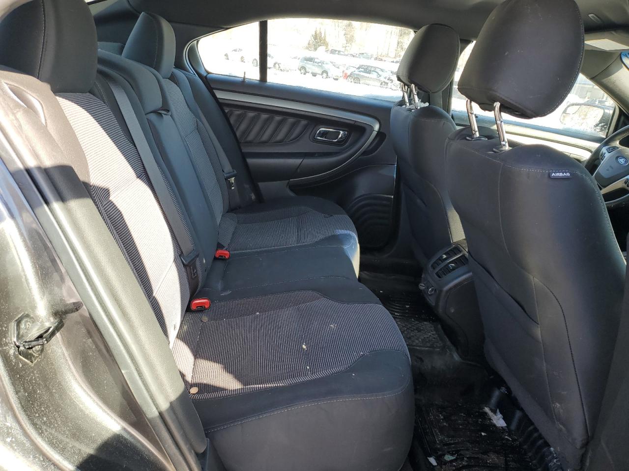 2015 Ford Taurus - Image 10
