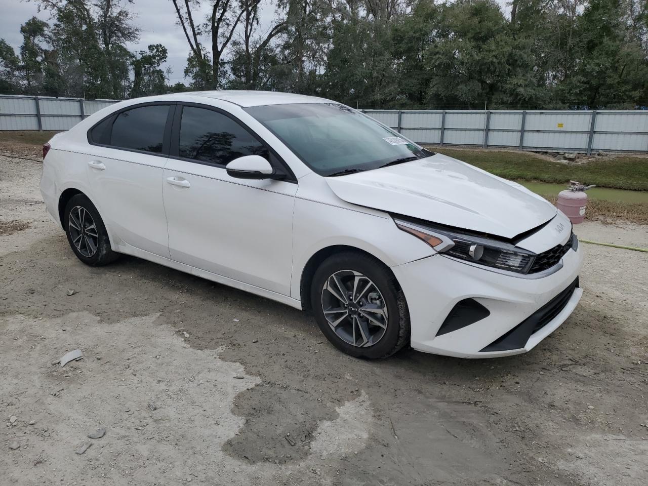 2024 Kia Forte - Image 4