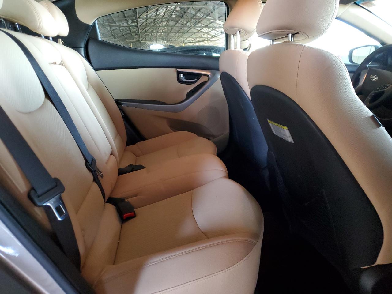 2013 Hyundai Elantra - Image 10