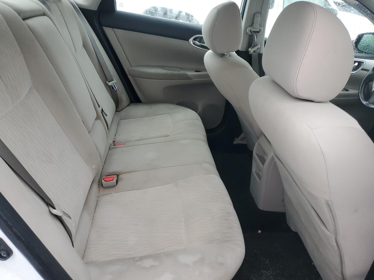 2015 Nissan Sentra - Image 10