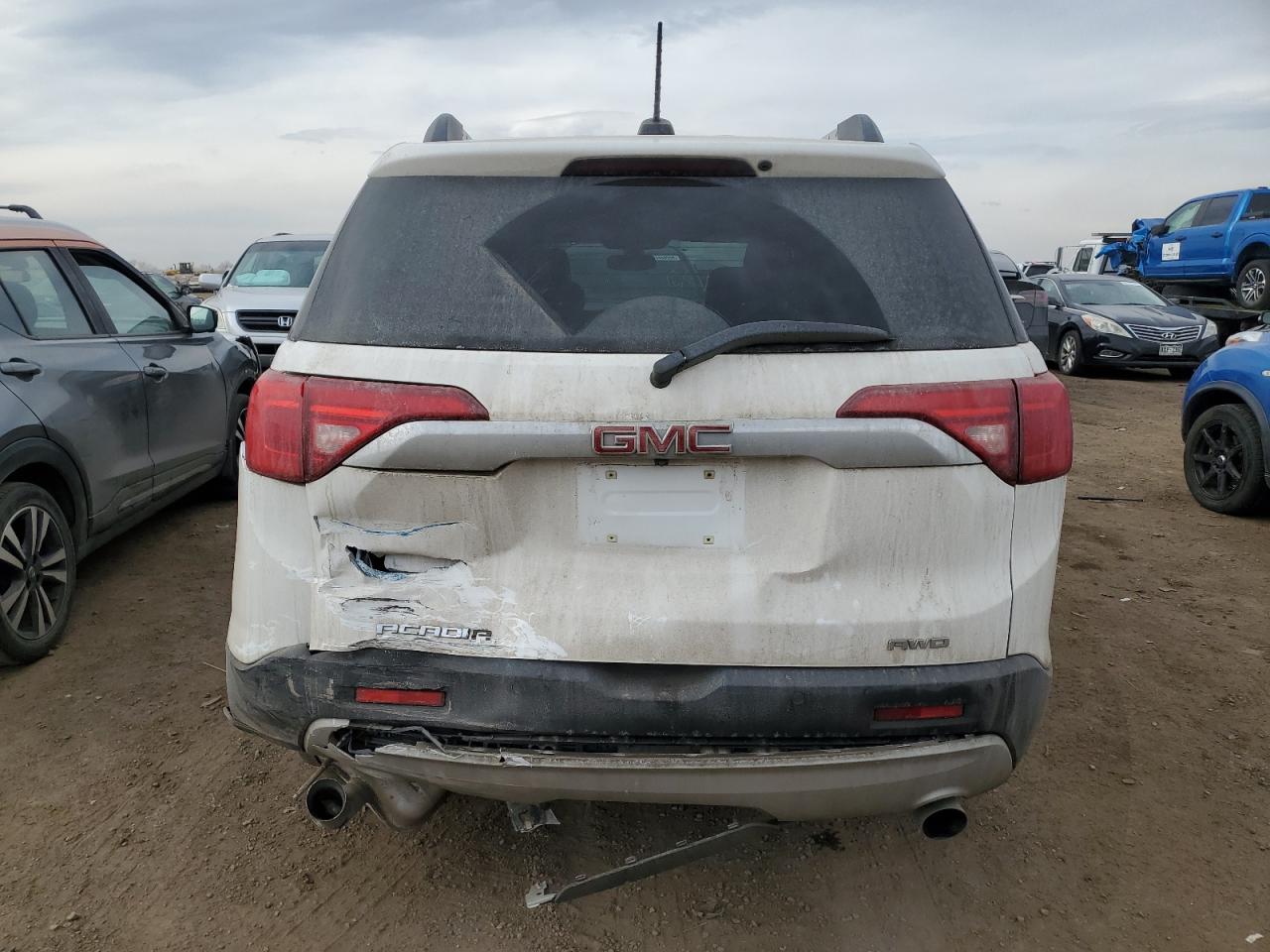 2019 GMC Acadia - Image 6