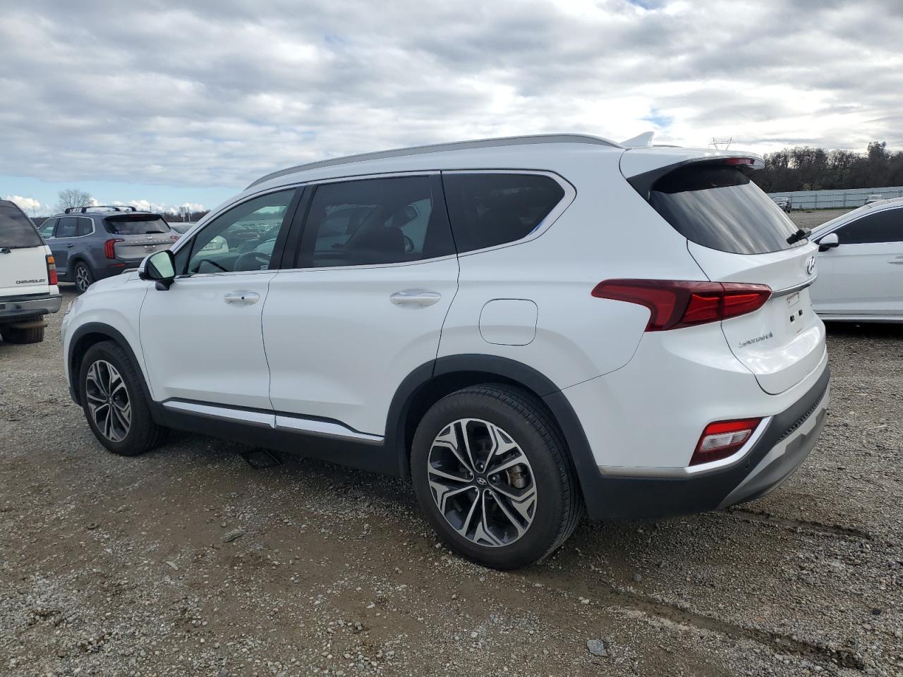 2019 Hyundai Santa Fe - Image 2