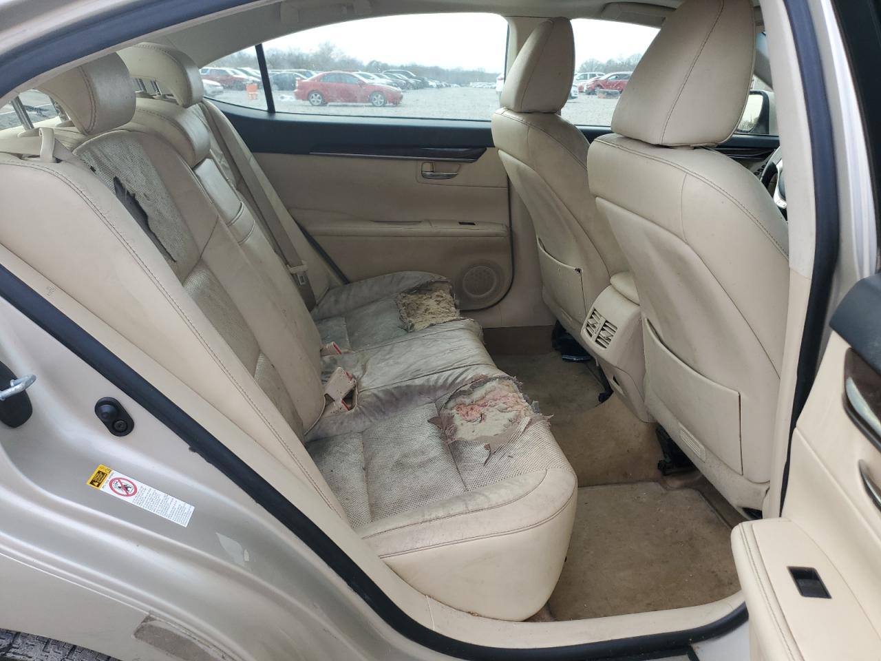 2015 Lexus ES - Image 10