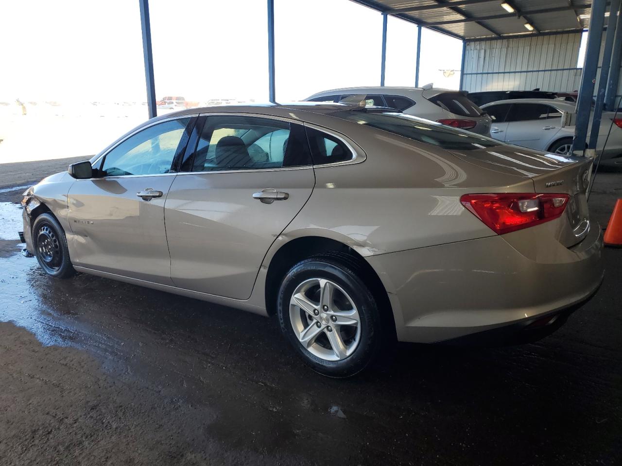 2023 Chevrolet Malibu - Image 2