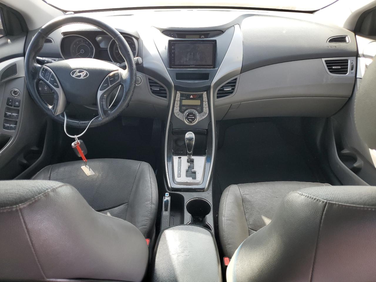 2013 Hyundai Elantra - Image 8