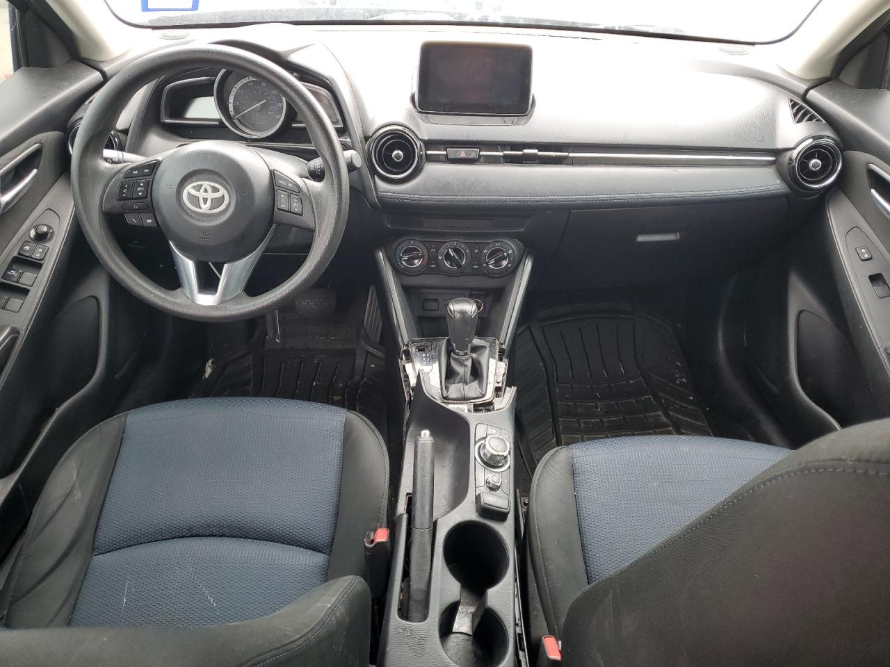 2017 Toyota Yaris - Image 8