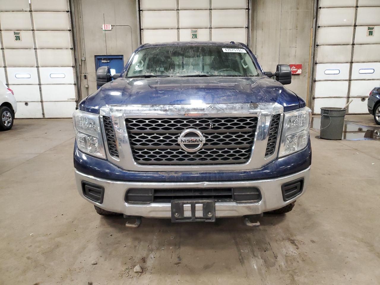 2017 Nissan Titan - Image 5