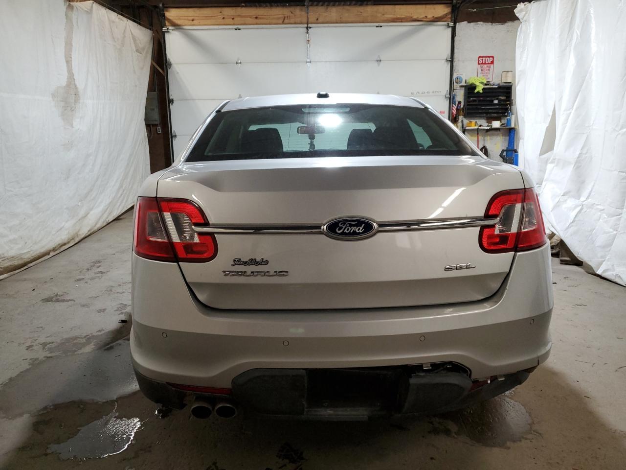 2011 Ford Taurus - Image 6