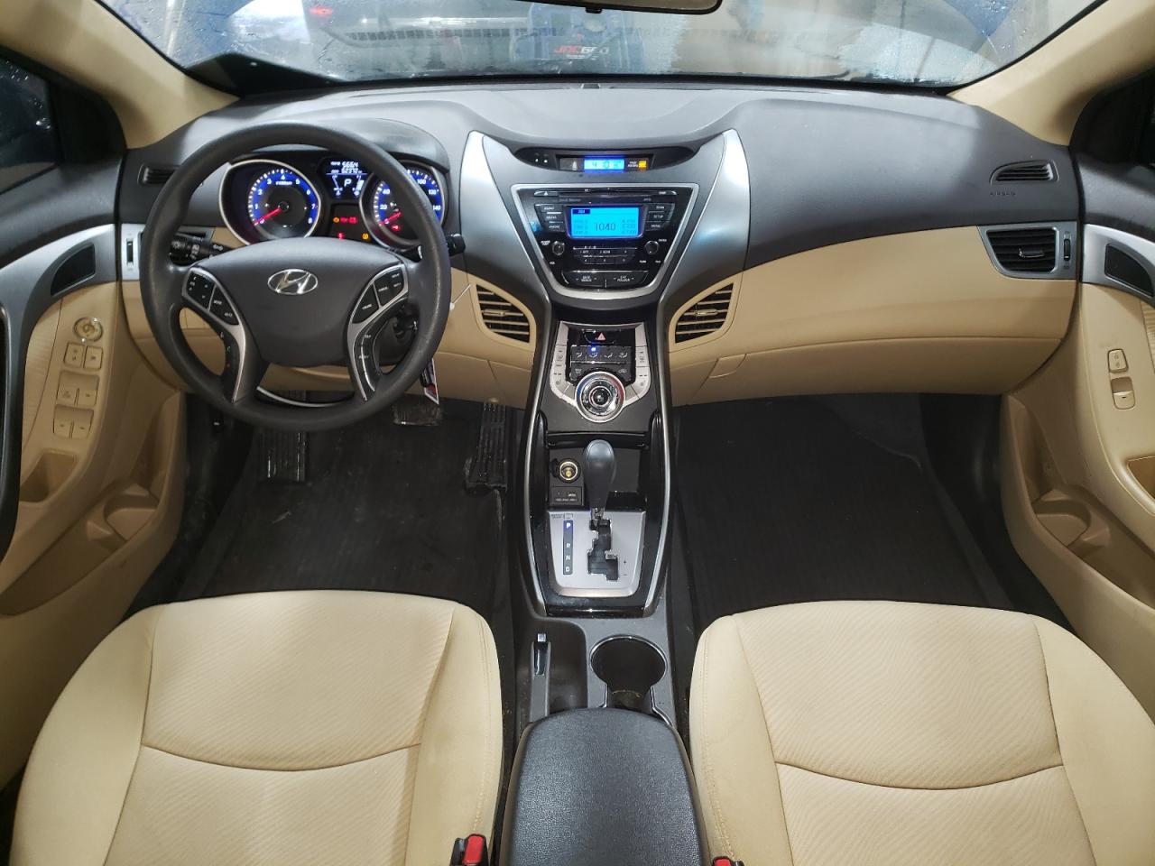 2013 Hyundai Elantra - Image 8
