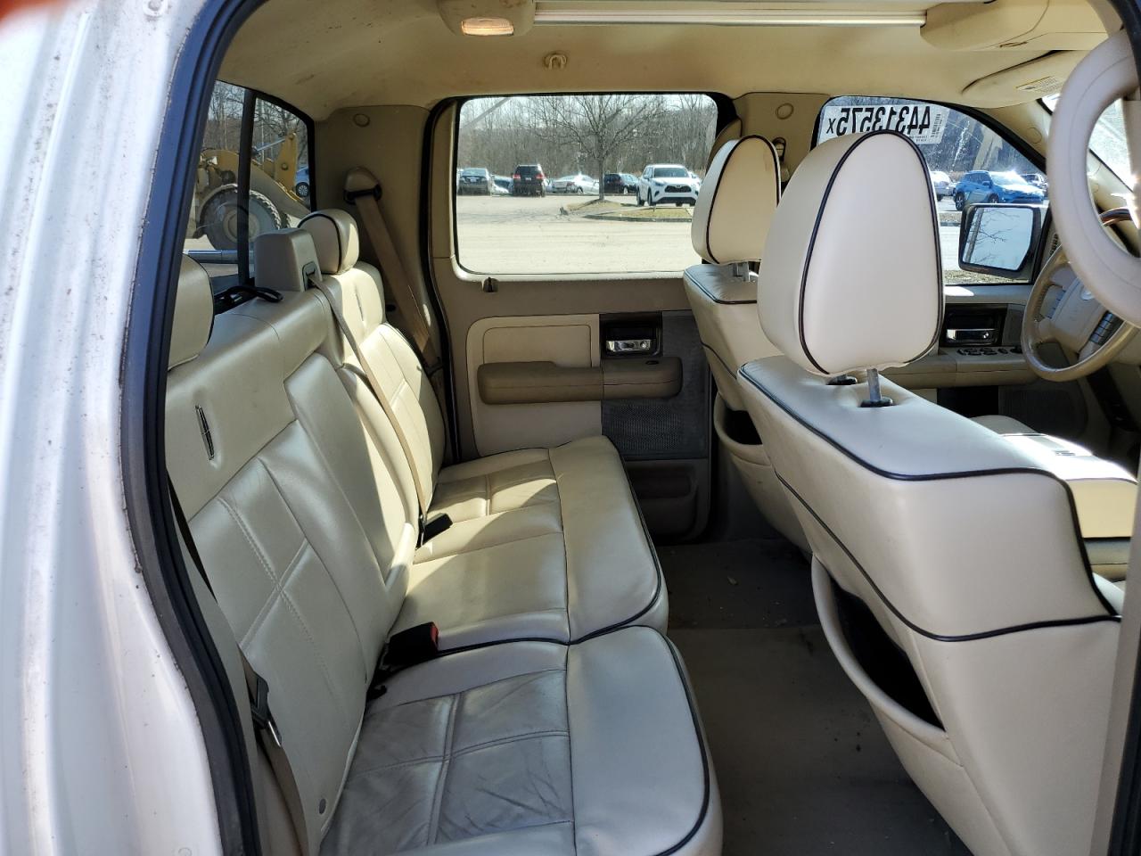 2007 Lincoln Mark LT - Image 10
