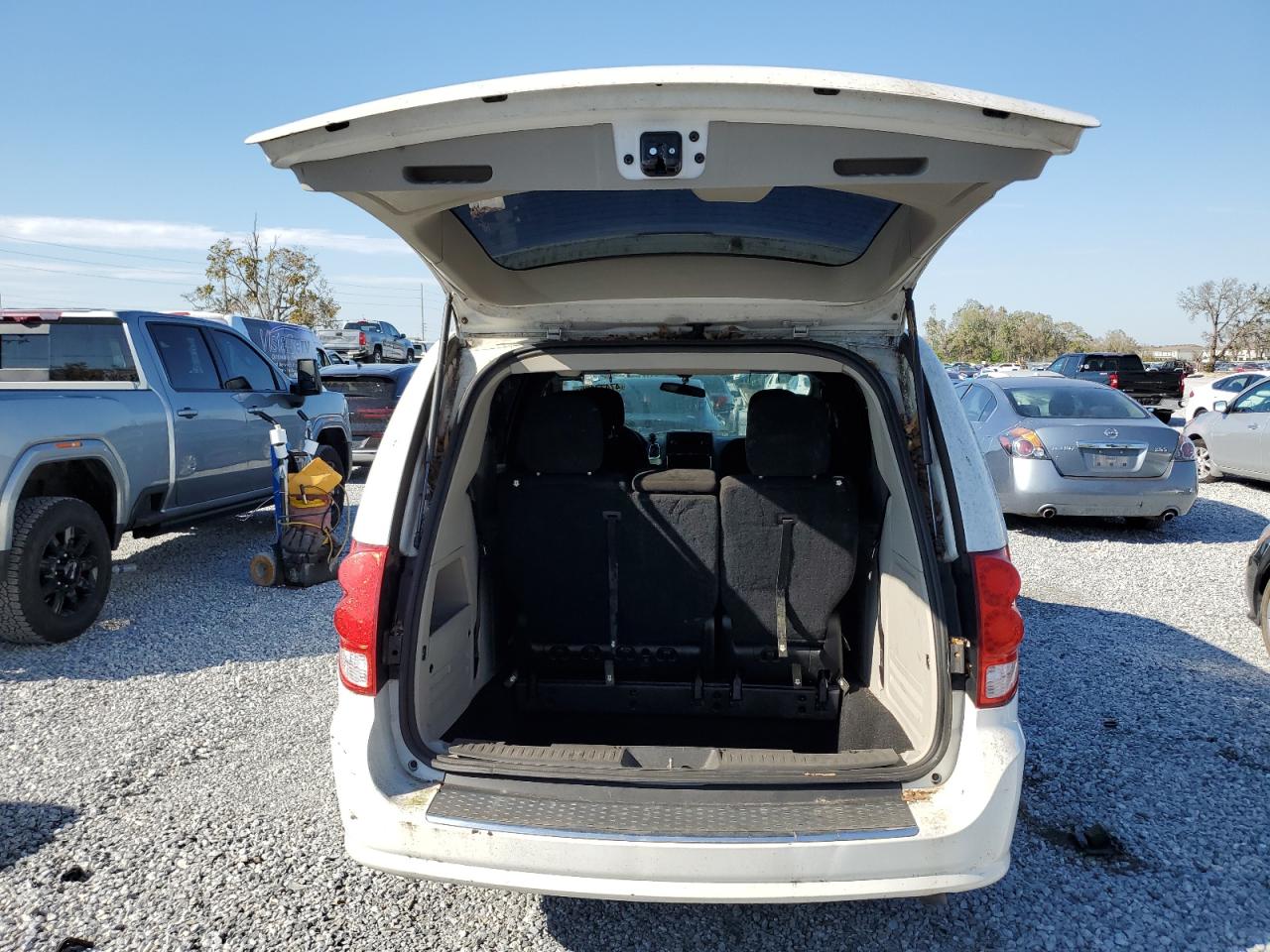 2016 Dodge Caravan - Image 6