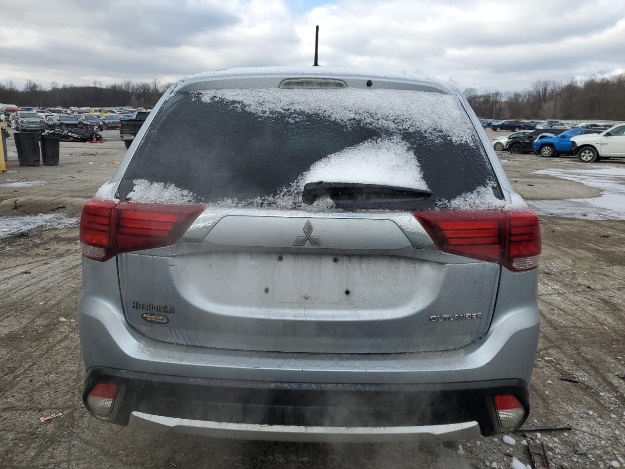 2016 Mitsubishi Outlander - Image 6