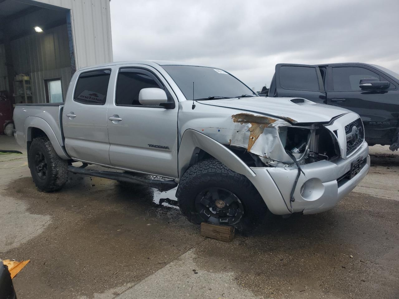 2011 Toyota Tacoma - Image 4