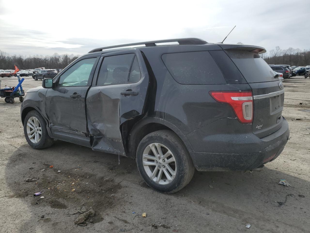 2015 Ford Explorer - Image 2