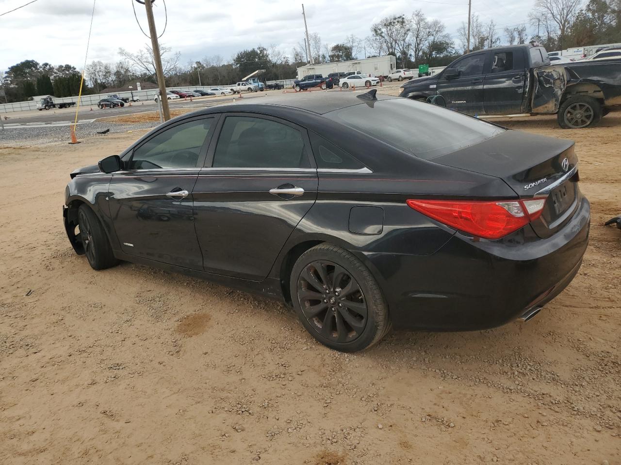 2011 Hyundai Sonata - Image 2