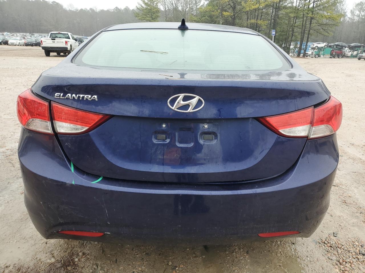 2013 Hyundai Elantra - Image 6