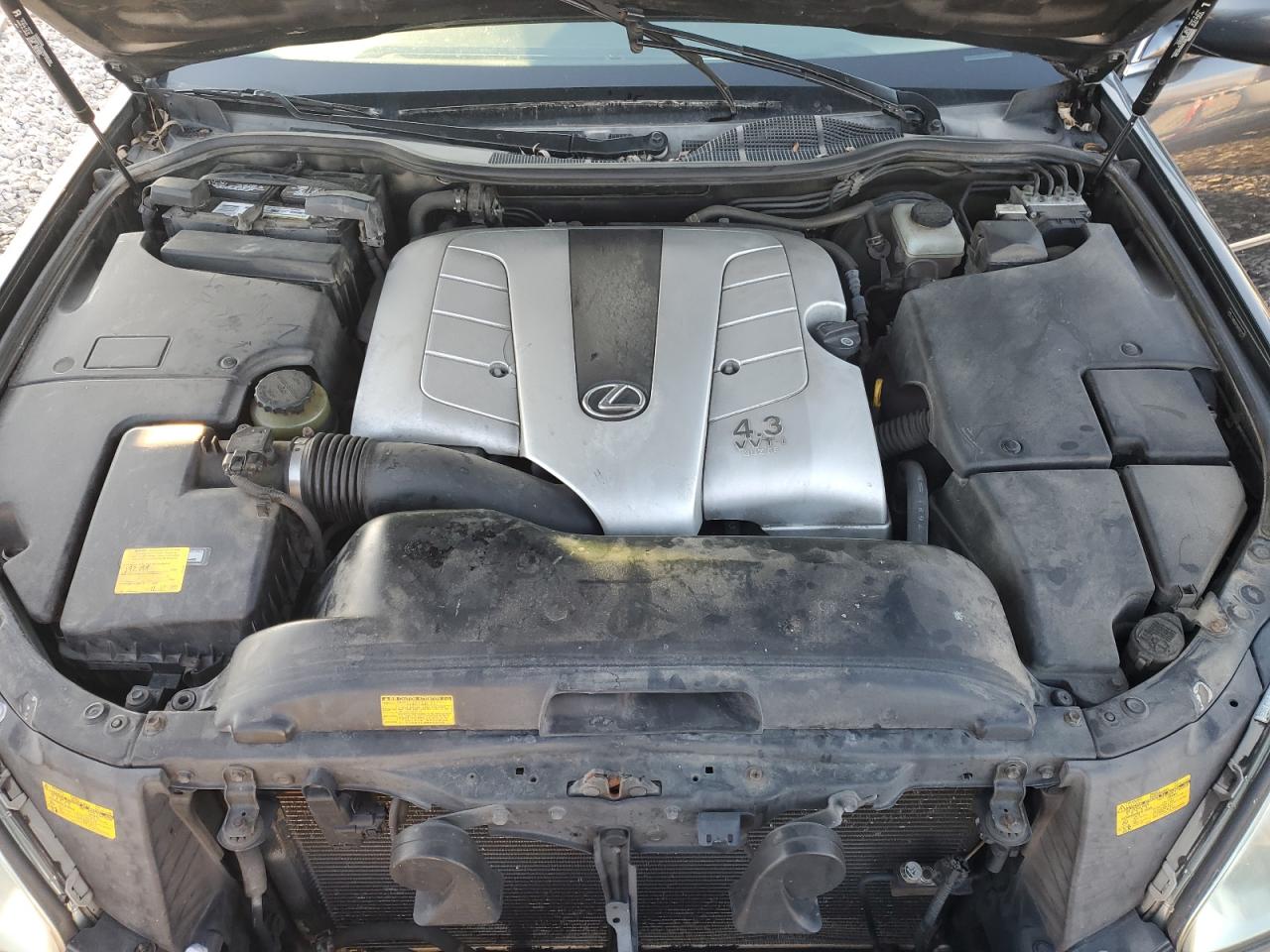 2006 Lexus LS - Image 11