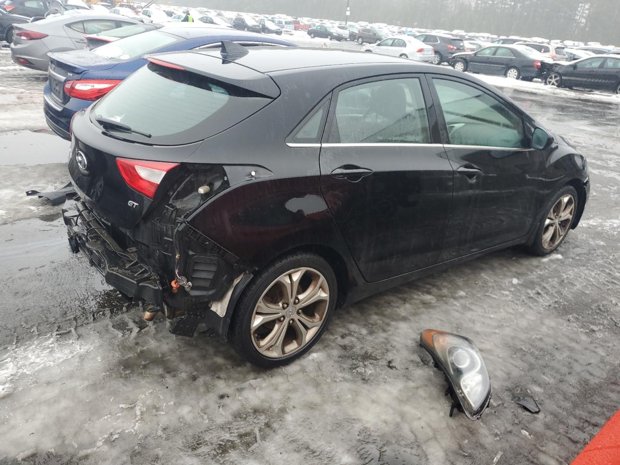 2013 Hyundai Elantra - Image 3