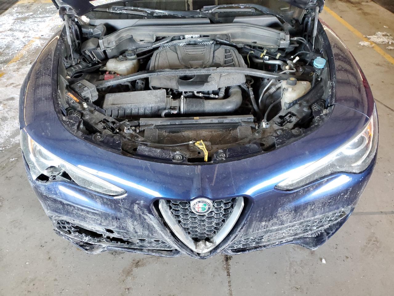 2018 Alfa Romeo Stelvio - Image 14