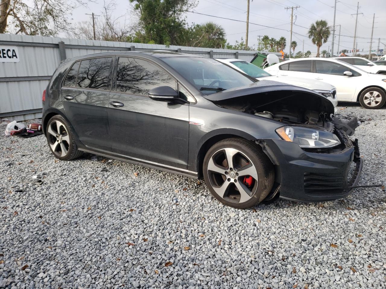2017 Volkswagen GTI - Image 4