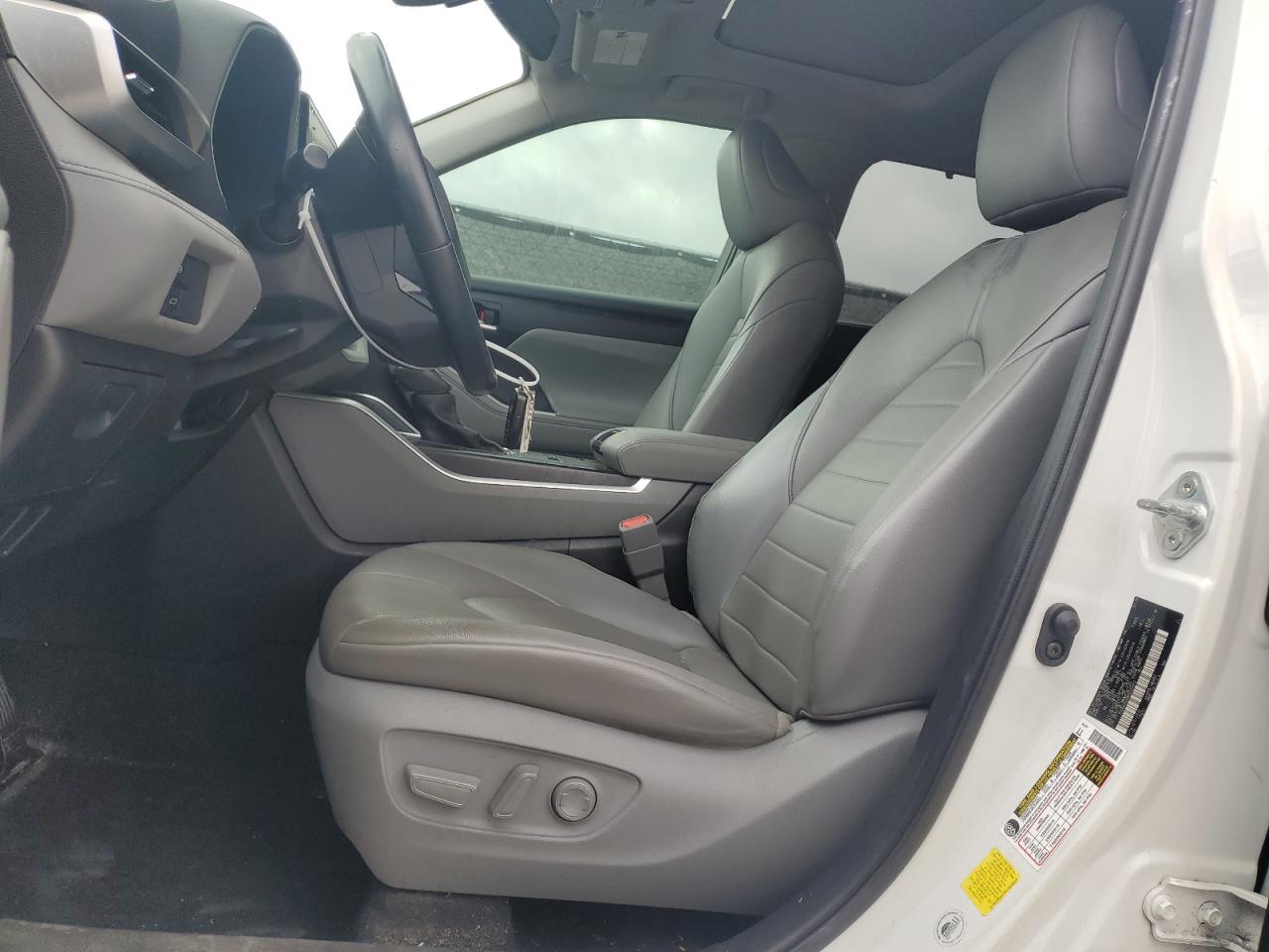 2021 Toyota Highlander - Image 7