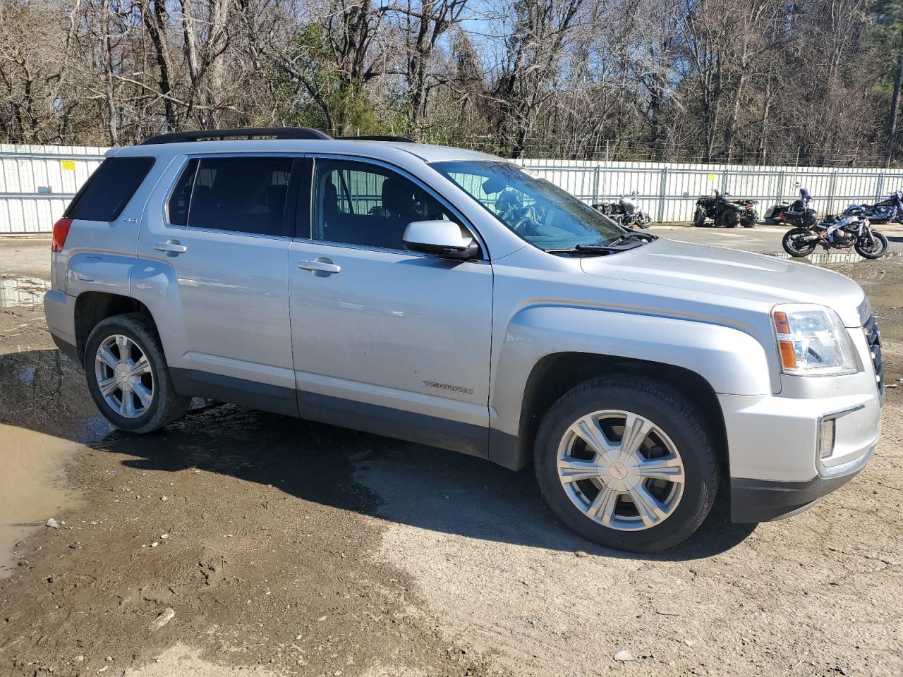 2017 GMC Terrain - Image 4