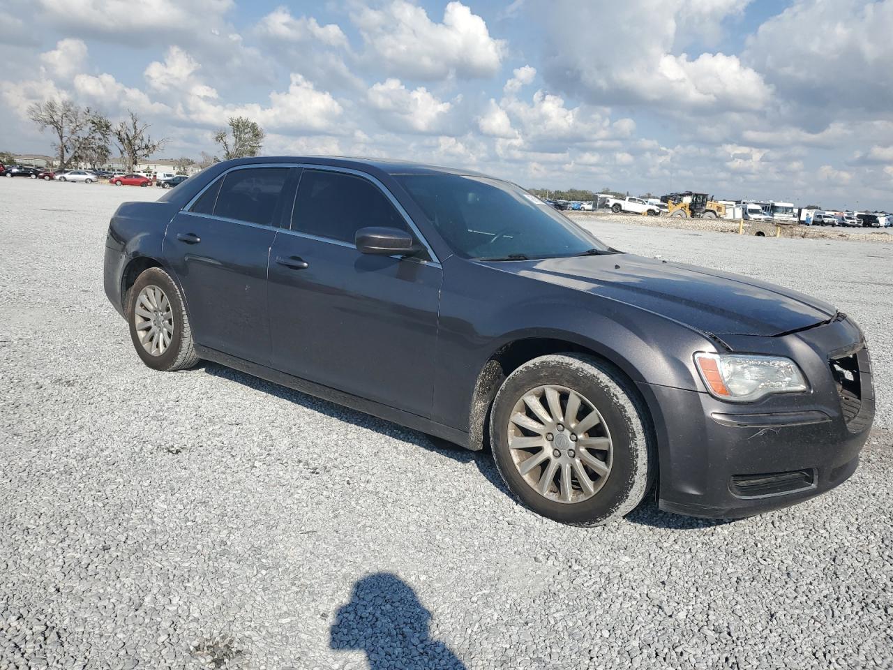 2014 Chrysler 300 - Image 4