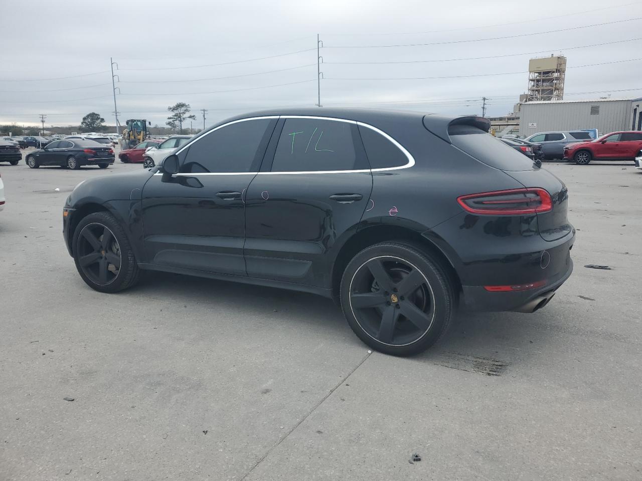 2016 Porsche Macan - Image 2