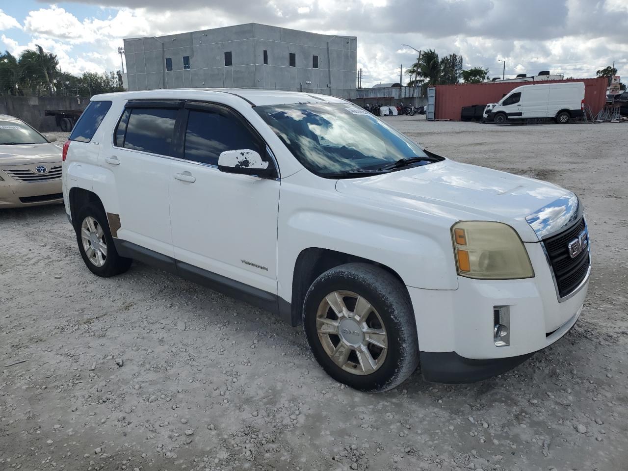 2010 GMC Terrain - Image 4