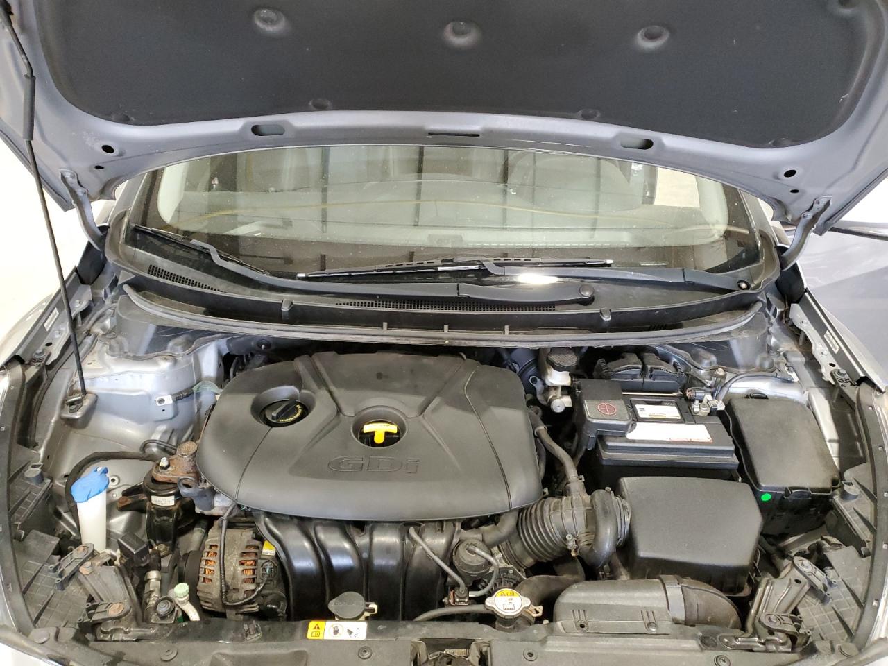 2015 Hyundai Elantra - Image 11