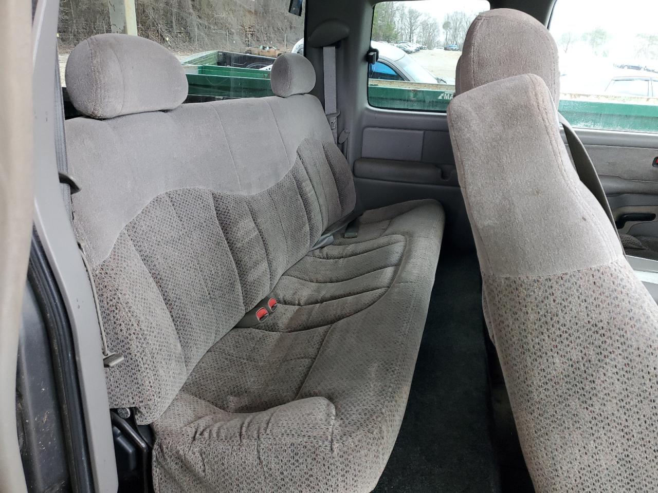 1999 Chevrolet Silverado - Image 10
