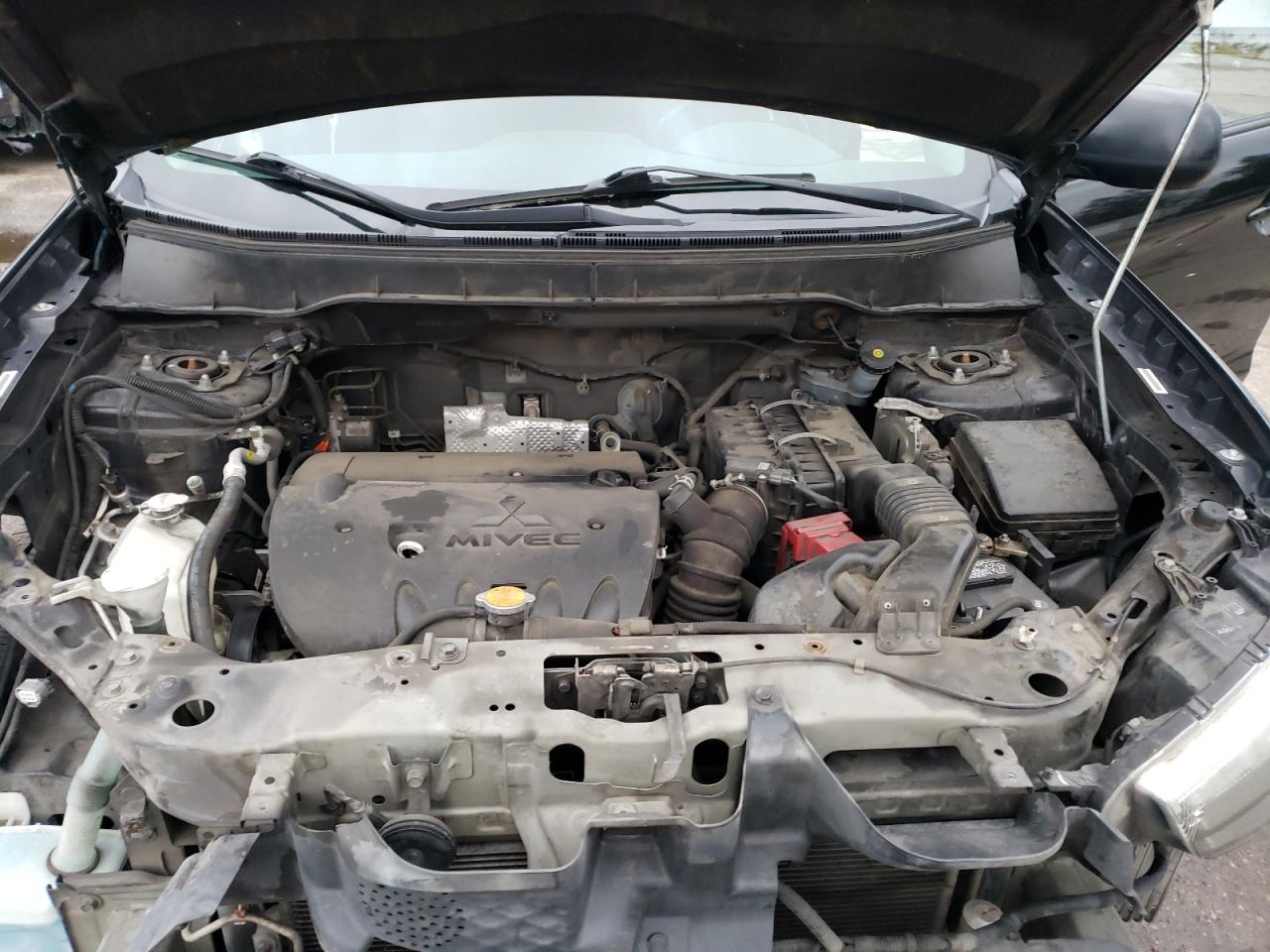 2011 Mitsubishi Outlander - Image 12