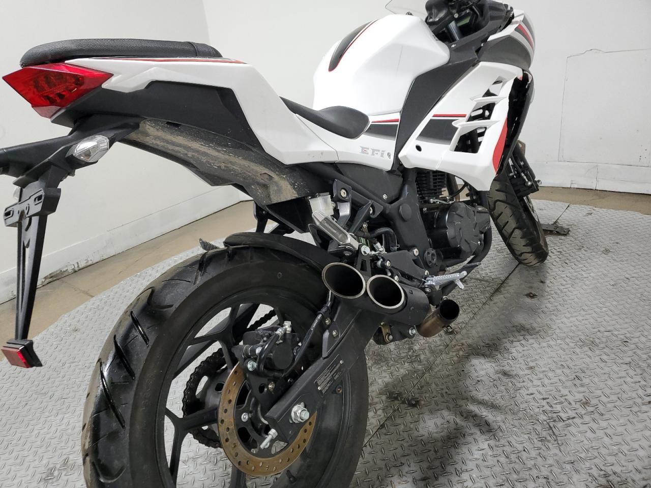 2022 Kawasaki Motorcycle VIN: L2BB5AAK2NB721037 Lot: 46589495