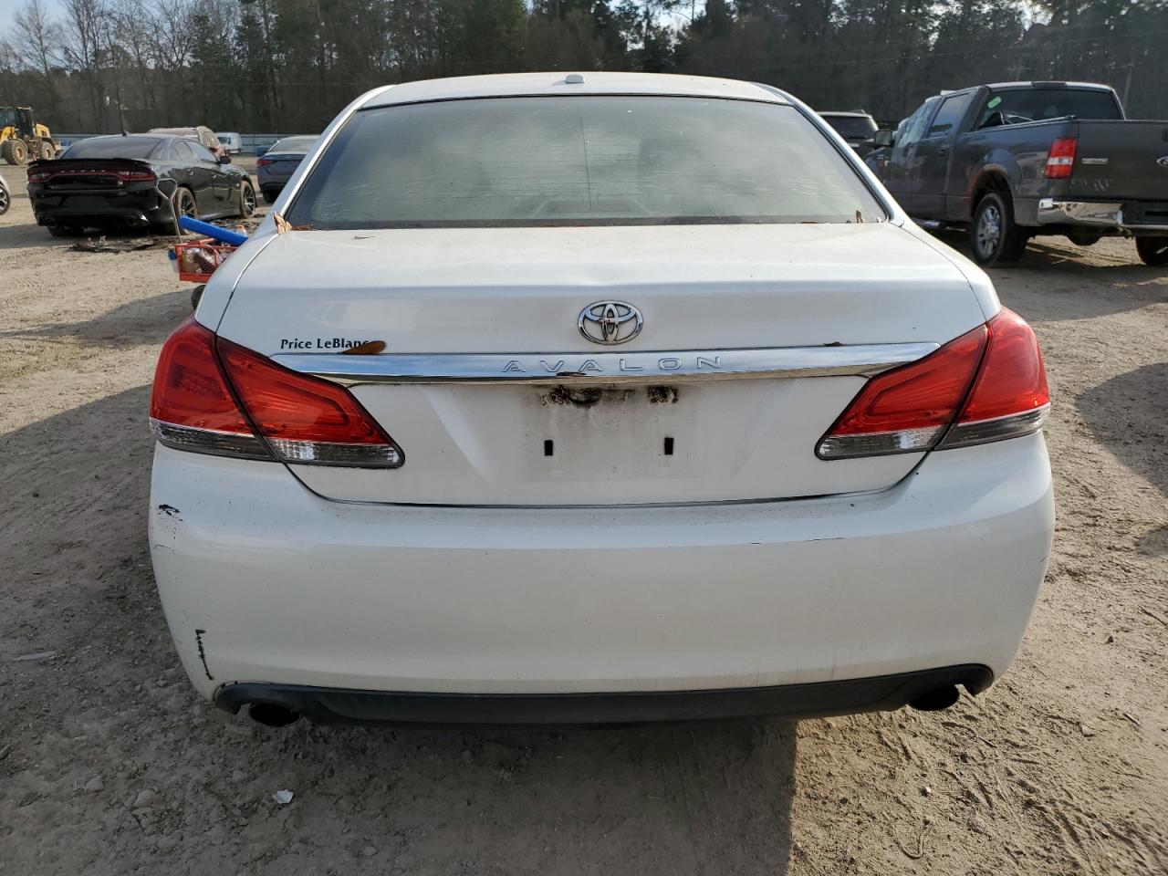 2011 Toyota Avalon - Image 6