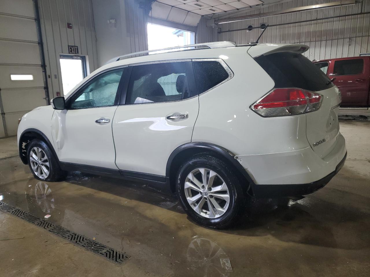 2016 Nissan Rogue - Image 2
