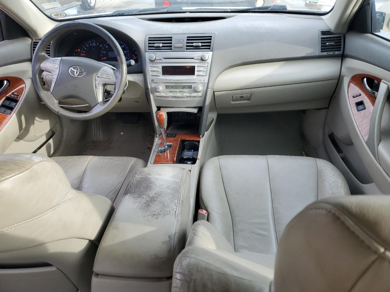 2011 Toyota Camry - Image 8
