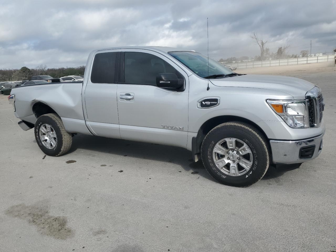2017 Nissan Titan - Image 4