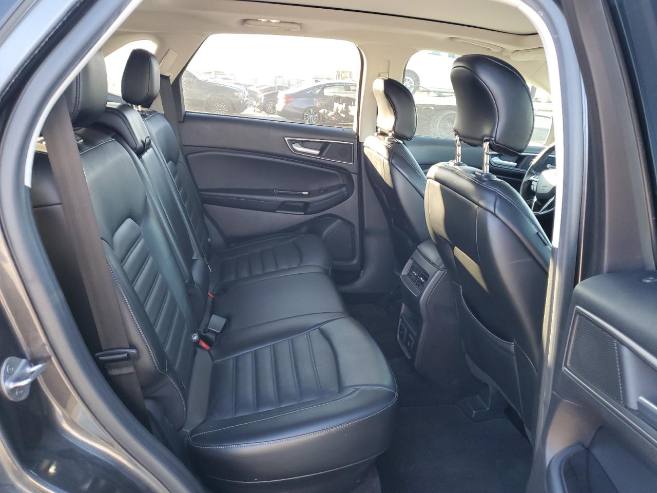 2015 Ford Edge - Image 11