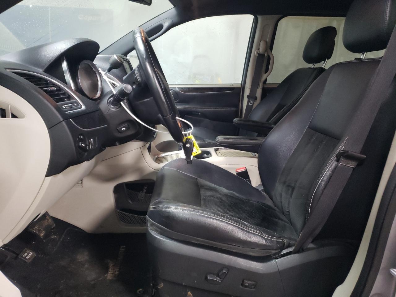 2014 Dodge Caravan - Image 7