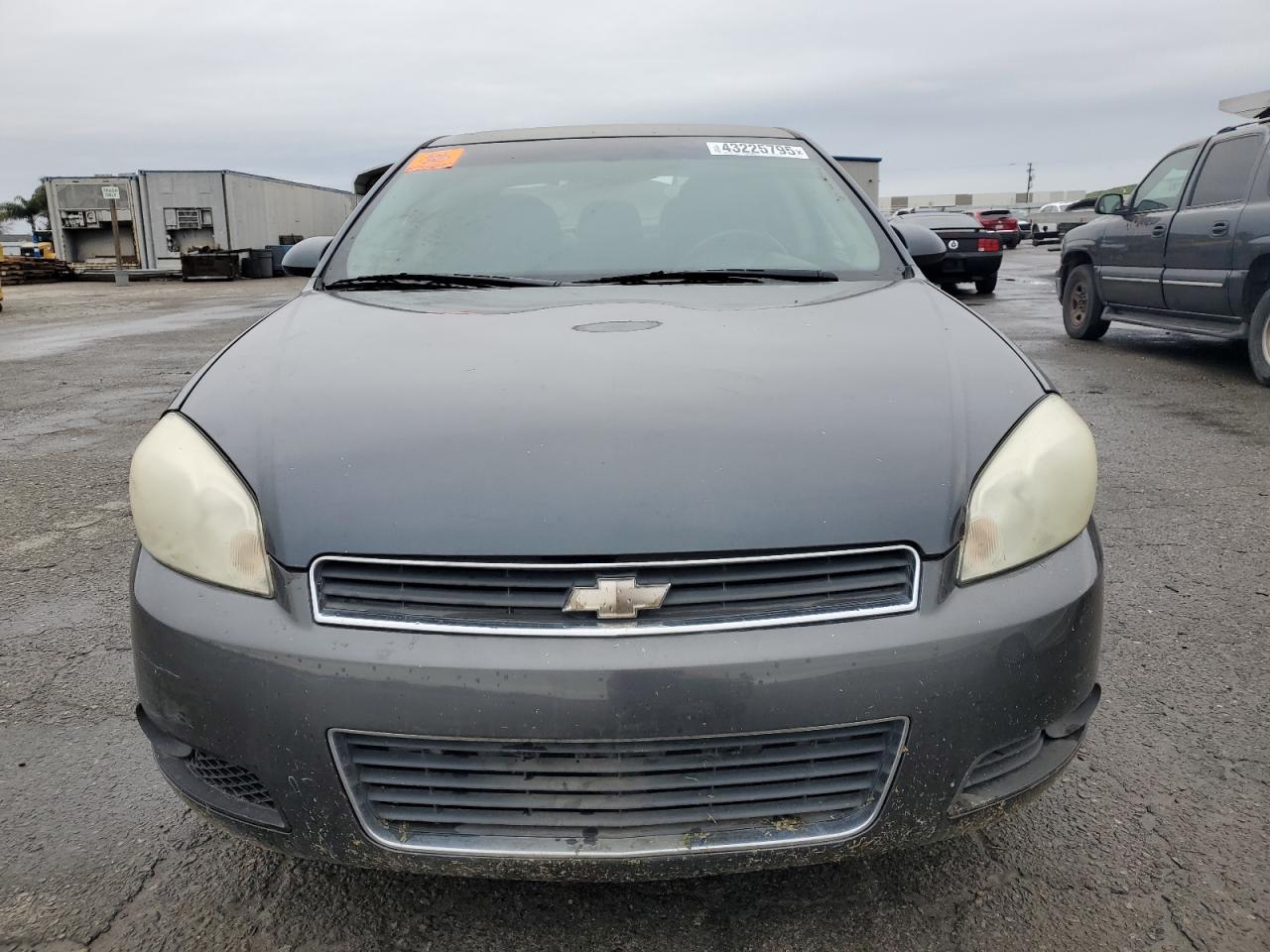 2011 Chevrolet Impala - Image 5
